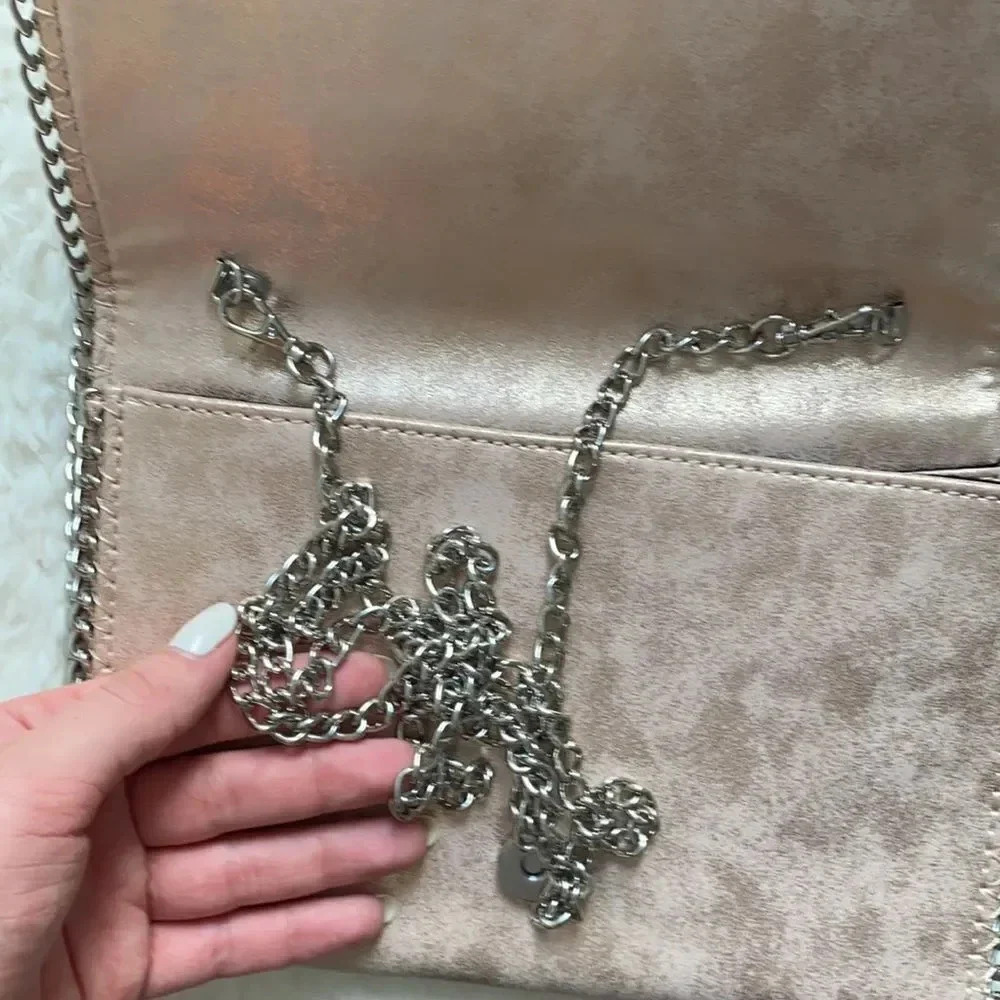 Chelsea28 Metallic Chain Trim Faux Leather Pink Silver Rose Crossbody Bag Clutch - Picture 11 of 16